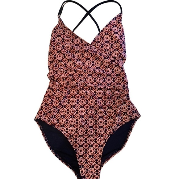 Gap One Piece Swimsuit - Picture 4 of 6